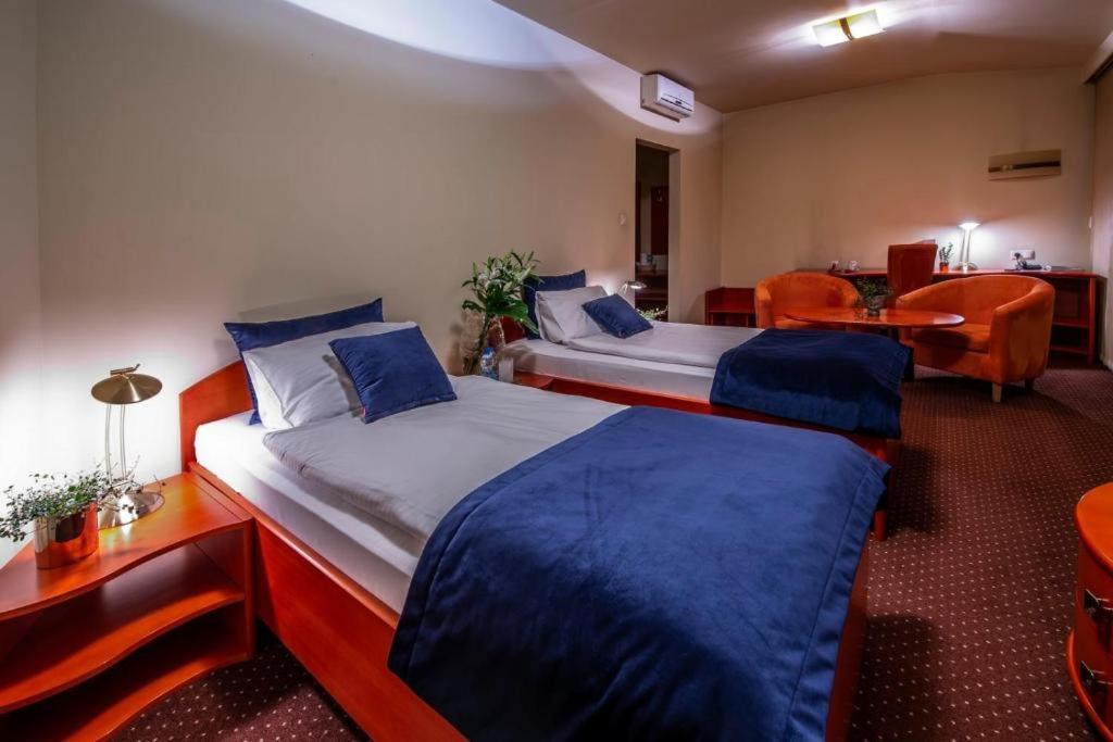 Hotel Royal Гливице Экстерьер фото
