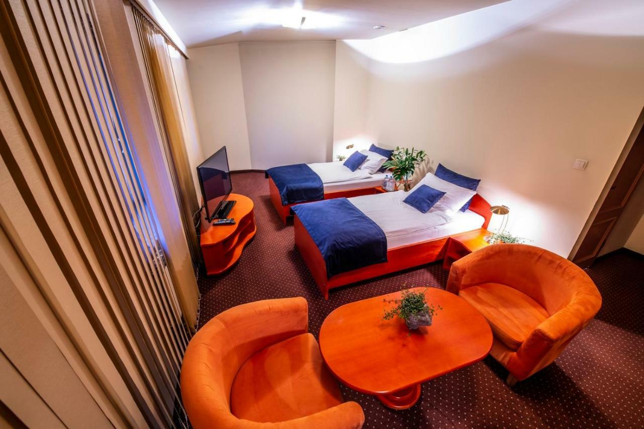 Hotel Royal Гливице Экстерьер фото